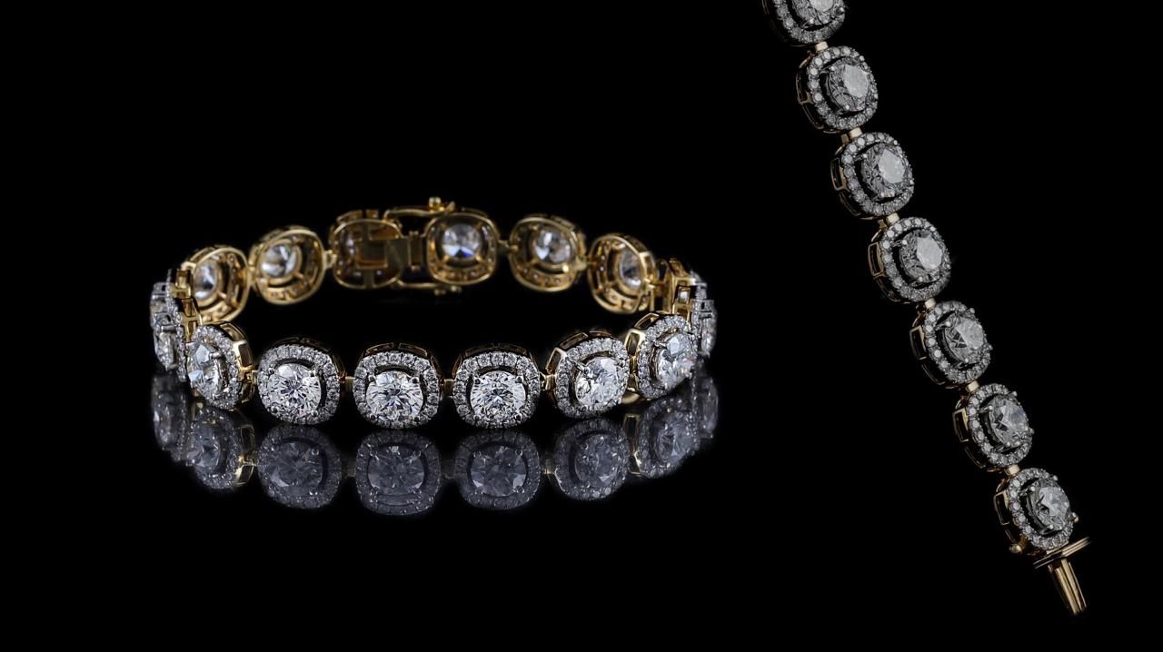 50 cent with Jacket Bracelet